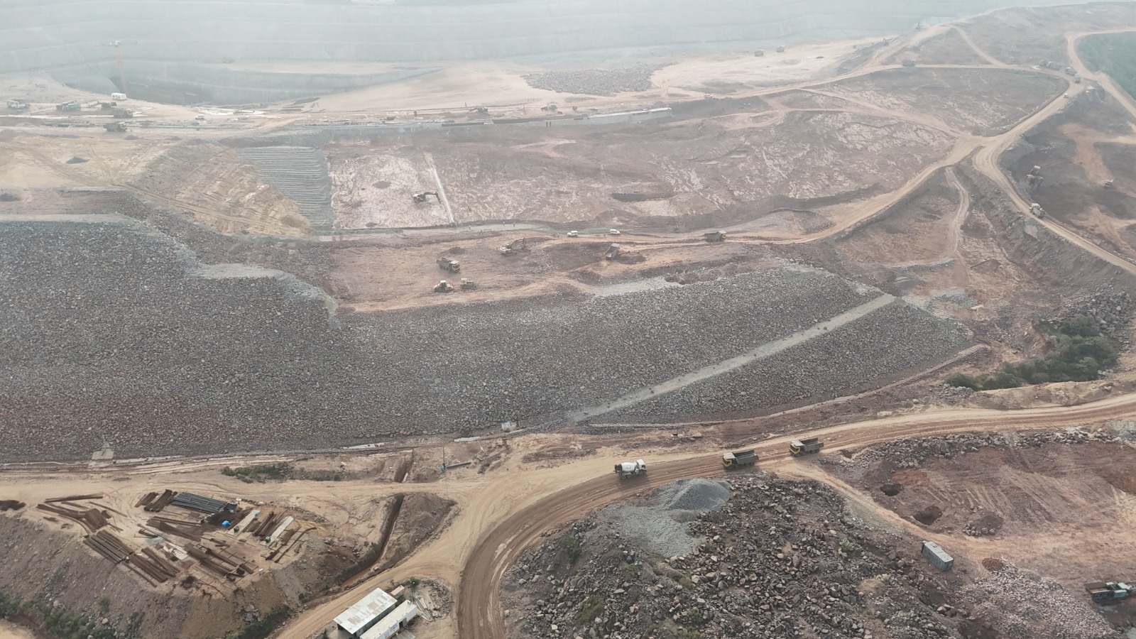 Rockfill embankment placement and haulage at the PSP Chitravathi project